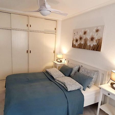 Apartments On The Beach In Torrevieja Ngoại thất bức ảnh