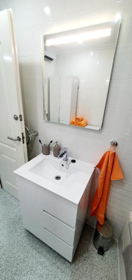 Apartments On The Beach In Torrevieja Ngoại thất bức ảnh