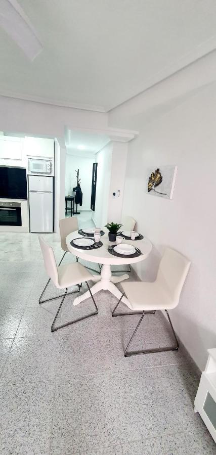 Apartments On The Beach In Torrevieja Ngoại thất bức ảnh