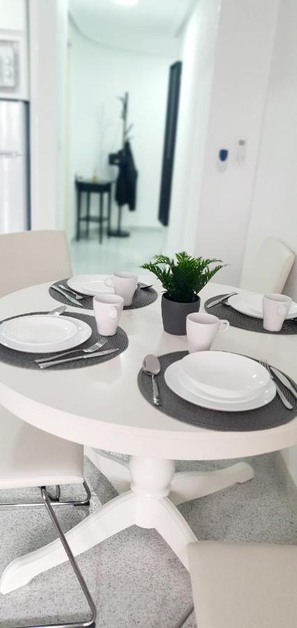 Apartments On The Beach In Torrevieja Ngoại thất bức ảnh