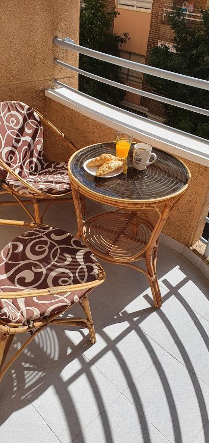 Apartments On The Beach In Torrevieja Ngoại thất bức ảnh